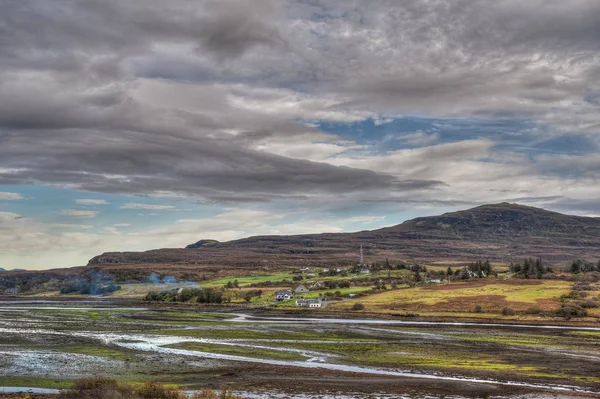 Portree ist die Hauptstadt und größte Stadt auf der Isle of Skye in den Inneren Hebriden von Schottland, Großbritannien — Stockfoto