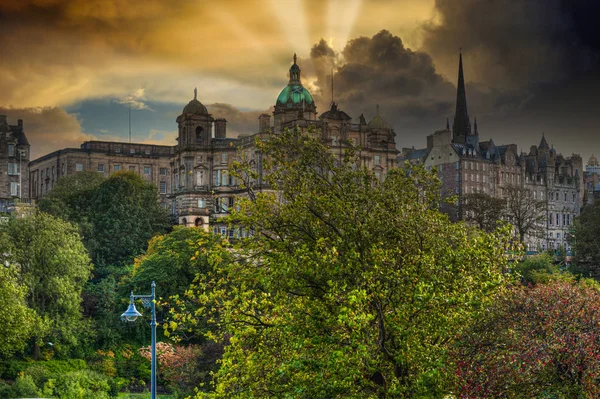De aantrekkelijke stad Edinburgh - Schotland - Verenigd Koninkrijk — Stockfoto