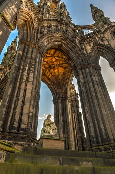 Scott Monument,The attractive city of Edinburgh - Scotland - Uni — Stock Photo, Image