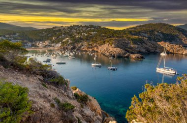 Cala Vedella Vadella, Sant Josep, Balearic Adaları 'nda. İbiza, İspanya