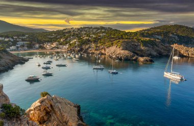 Cala Vedella Vadella, Sant Josep, Balearic Adaları 'nda. İbiza, İspanya