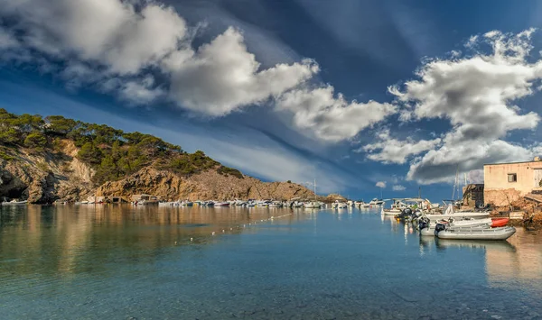 Cala Vedella Vadella στο Sant Josep στις Βαλεαρίδες Νήσους. Ίμπιζα, Ισπανία — Φωτογραφία Αρχείου