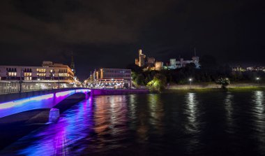 Inverness 'in güzel şehri - Gece manzarası