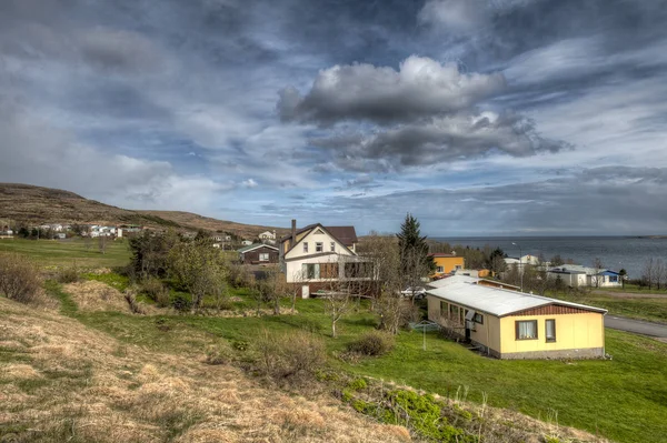 Le village pittoresque de Stoovarfjorour . — Photo