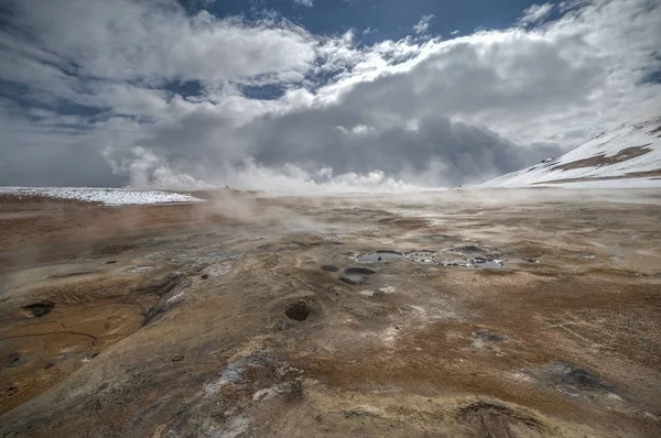 Área geotérmica Namafjall Hverir, Islândia . — Fotografia de Stock