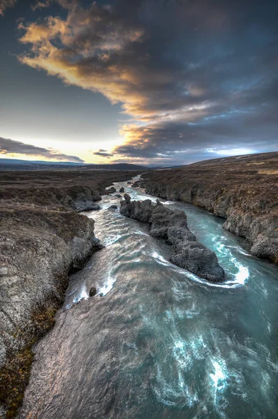 Rio Skjlfandafljt no município de Thingeyjarsveit - Islândia . — Fotografia de Stock