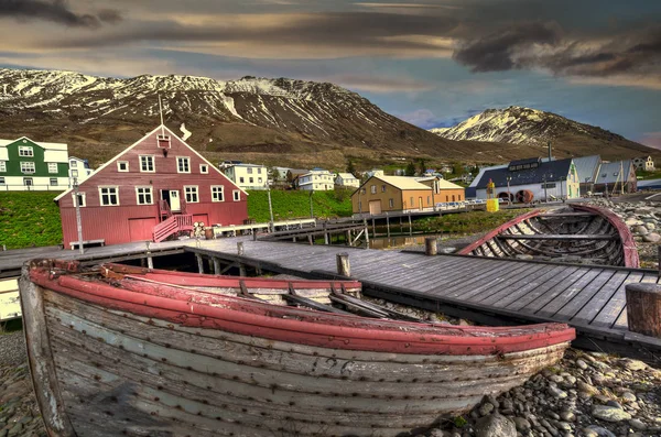 Siglufjordurの絵のような街-アイスランド — ストック写真