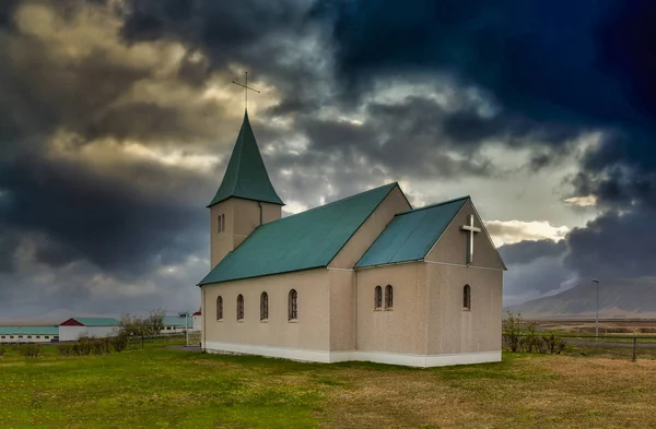 Церква Фускрубаккі. Маленьке село називається фаскобараккі . — стокове фото