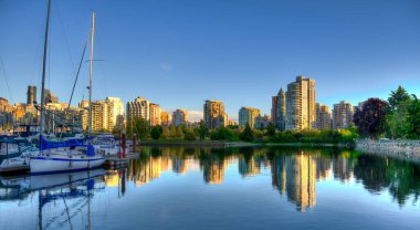 Vancouver şehrinin günbatımında panoramik - Kanada