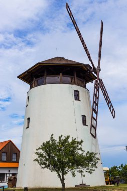Güney Moravya 'da kırsal yel değirmeni