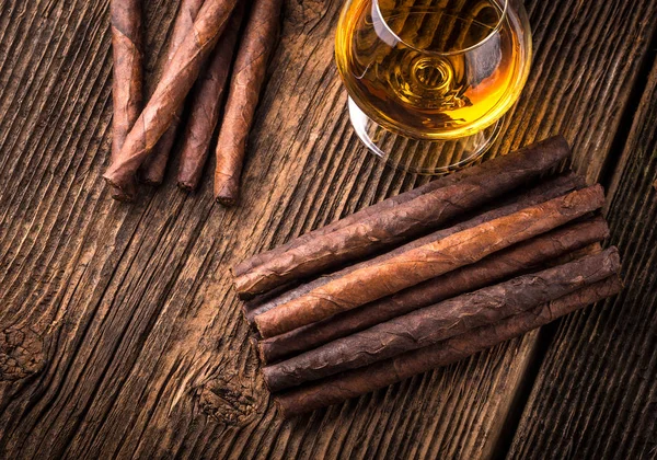 Quality cigars and cognac — Stock Photo, Image