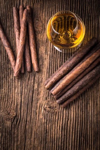 Jakości cygara i koniak — Zdjęcie stockowe
