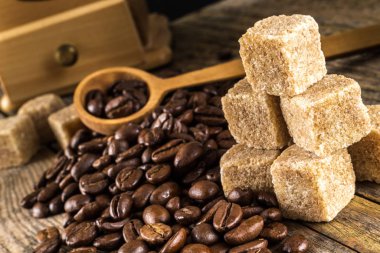 Öğütücüyle kahve çekirdeği