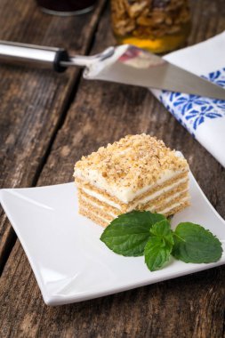 Tabakta cevizli kek