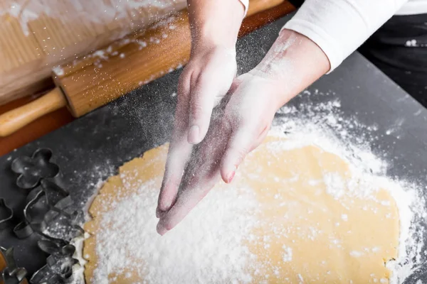 Mãos de farinha — Fotografia de Stock