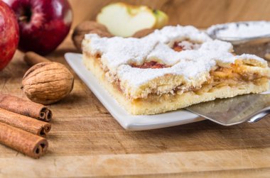 ev yapımı elma kek