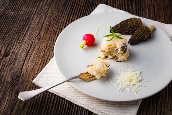 Finom gombás rizottó parmezános sajttal — Stock Fotó