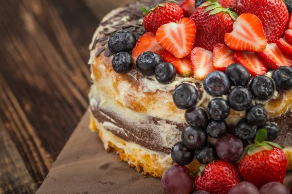 Святковий фруктовий торт — стокове фото