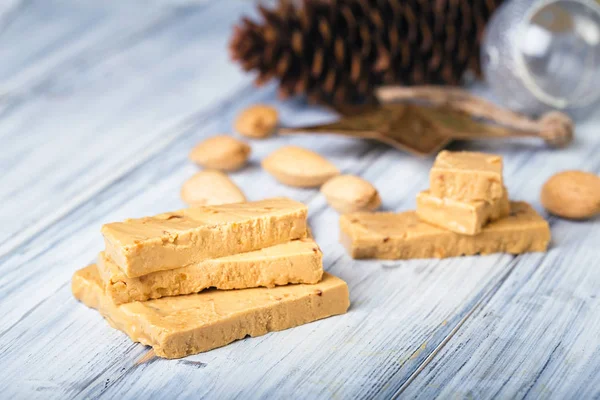 Turon nugat şekerlemesi