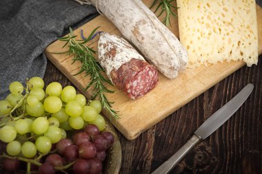 Salamlı yüksek kaliteli peynir..