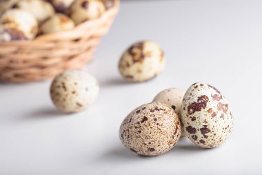 organik bıldırcın yumurtaları