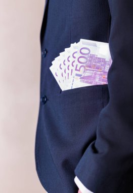 Avro banknotlarıyla rüşvet ve yolsuzluk.