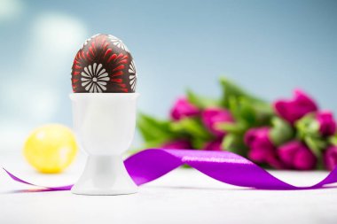 Kürsüde Paskalya yumurtası