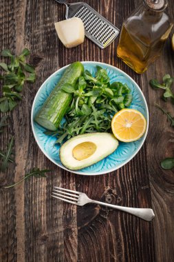 Ingredients for the preparation of lettuce