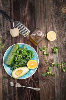 Ingredients for the preparation of lettuce