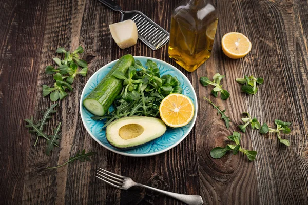 Ingredients for the preparation of lettuce