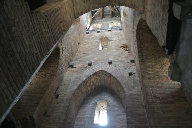 Popovs Malikanesi 'nin ahır kulesi. Ukrayna