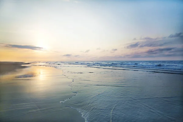 Vista dell'alba sulla spiaggia — Foto Stock
