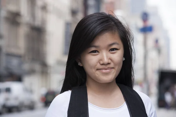 Portrait of asian girl — Stock Photo, Image