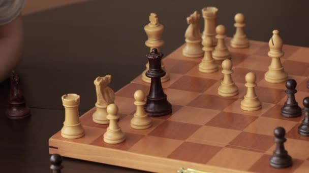 Шахматная доска ручной работы — стоковое видео