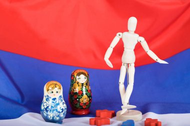 Ahşap figürler, Rusça matryoshka ve ahşap kukla figürler üzerinde