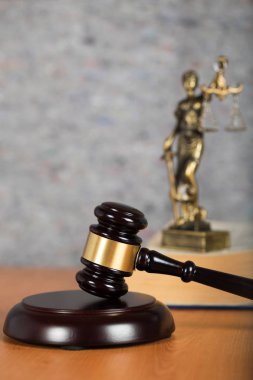 Hakimin tokmak. Portre