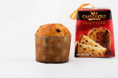 Geleneksel İtalyan Noel tatlı kek - panettone - İtalyan 