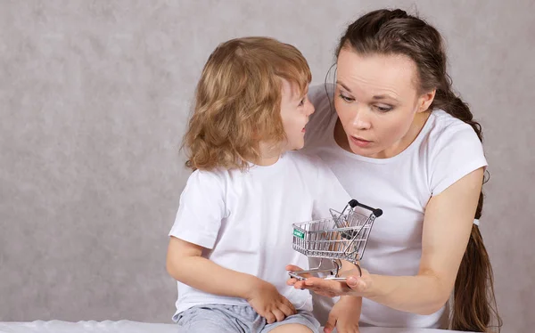 Young Mother Her Years Old Son Closeup — Stock Photo, Image