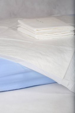 Tek kullanımlık pedler bebekler için değiştirme. 