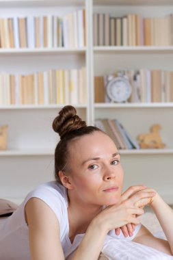 30 ila 40 yaşları arasında Bayan yatakta mi.