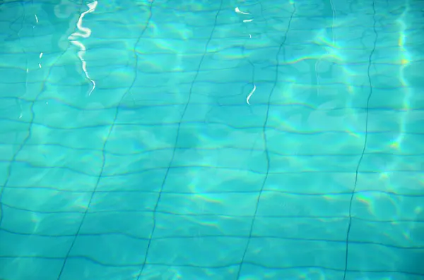 Φόντο Των Γαλάζιων Νερών Στην Πισίνα — Φωτογραφία Αρχείου
