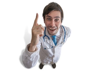 Mutlu bir doktor bir fikir ve Beklemeler parmak kadar var. Beyaz arka plan üzerinde izole.