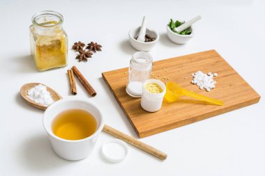 Ev yapımı kozmetik için malzemeler.