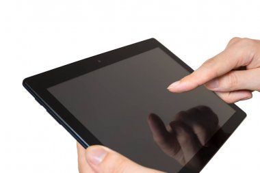 Adam el ve ekrana dokunarak tablet tutar. W izole