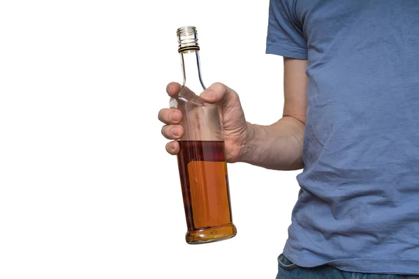 Alkoholhaltiga man håller flaska med whiskey. Isolerad på vit — Stockfoto