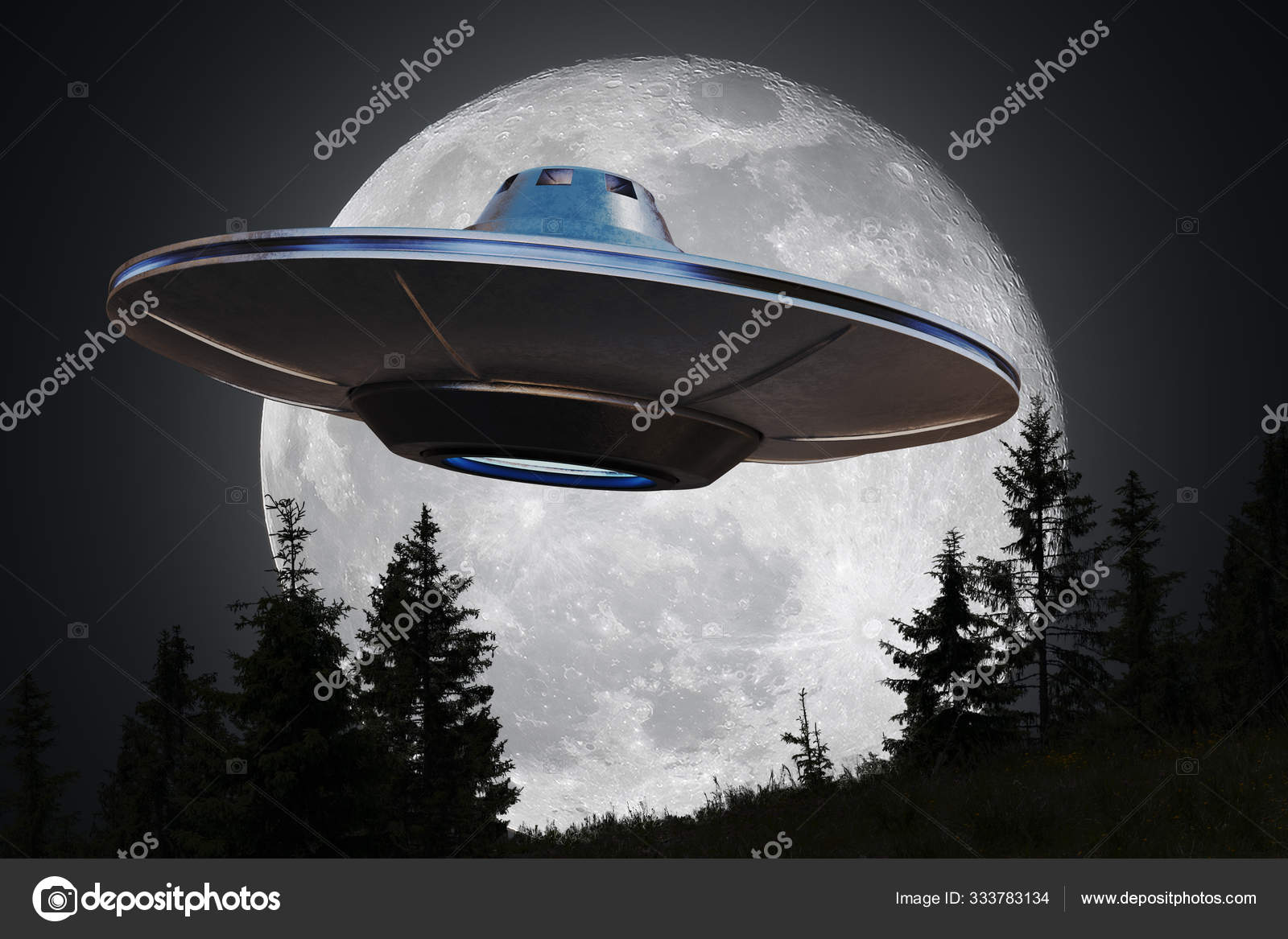 Космический Корабль Пришельцев (НЛО) Летает Ночью. Луна На Заднем.