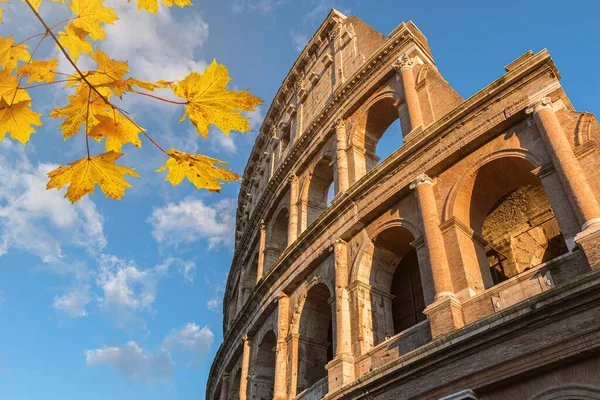 Знаменитый Итальянский Памятник Колизей Риме Осенью — стоковое фото