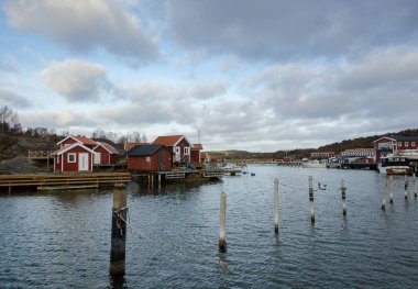 Onnereds marina bir geç sonbahar günü