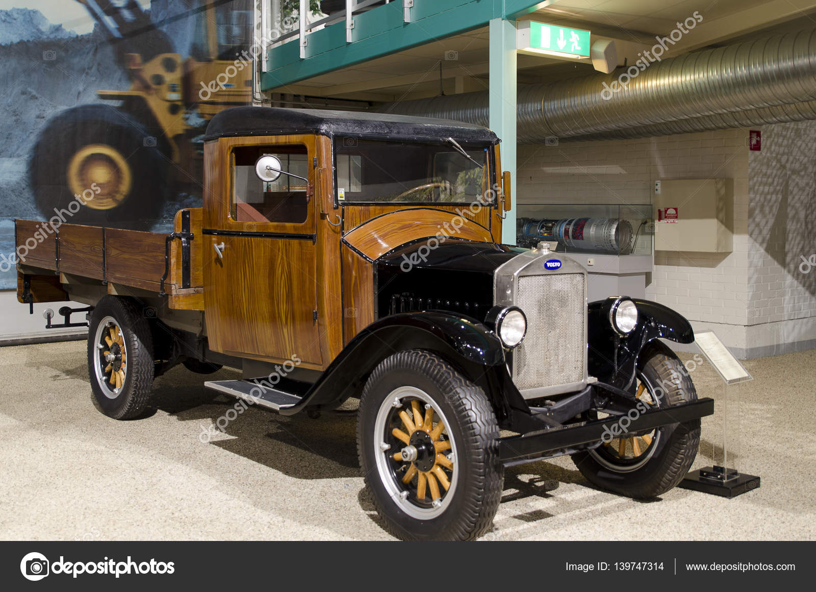 Volvo old truck Stock Photos, Royalty Free Volvo old truck Images |  DepositPhotos, image size:1600x1160