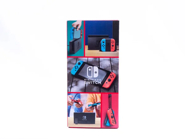 Uk, styczeń 2020: Projektowanie konsoli do gier Nintendo na końcu pudełka — Zdjęcie stockowe